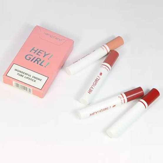 4-in-1 Matte Lipstick Set – Cigarette Shape, Long-Lasting & Non-Sticky Gloss