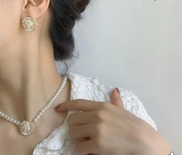 Elegant Flower Pearl Jewelry Set | Necklace, Earrings & Bracelet for Women