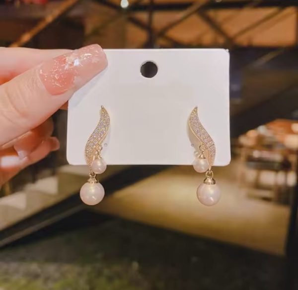 S Shape Leaf Drop Earrings โ Elegant Korean Pearl Zircon Jewelry for Women