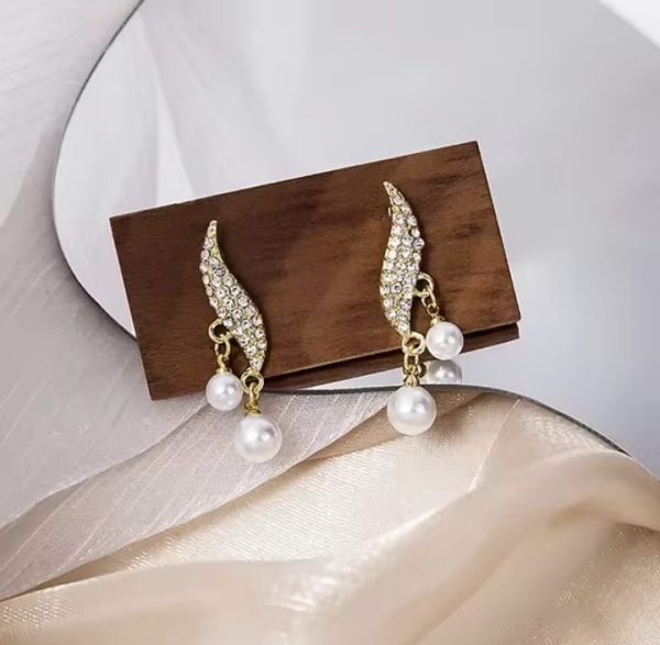 S Shape Leaf Drop Earrings โ Elegant Korean Pearl Zircon Jewelry for Women