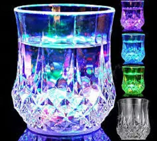 LED Glowing Water Cup โ Flashing Pineapple Mug Rainbow Light Inductive โ 200ml