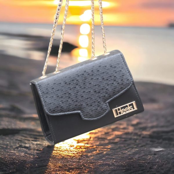 Stylish Handbag for Women โ Top Handle, Long Strap & Safety Pocket Design