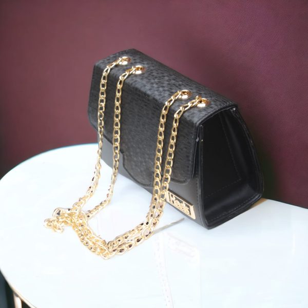 Stylish Handbag for Women โ Top Handle, Long Strap & Safety Pocket Design