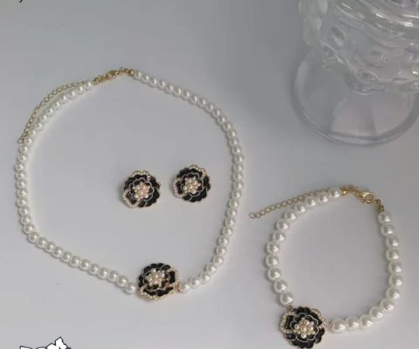 Elegant Flower Pearl Jewelry Set | Necklace, Earrings & Bracelet for Women
