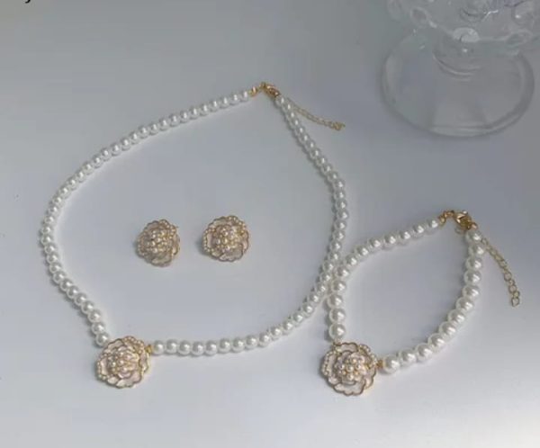 Elegant Flower Pearl Jewelry Set | Necklace, Earrings & Bracelet for Women