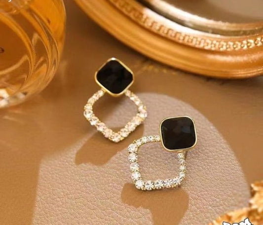 Zircon Korean Rhombus Earrings – Black Shiny Resin Fashion Jewelry for Women