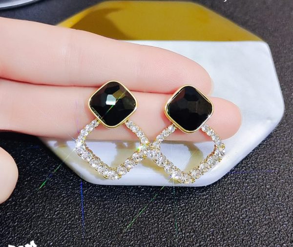 Zircon Korean Rhombus Earrings – Black Shiny Resin Fashion Jewelry for Women